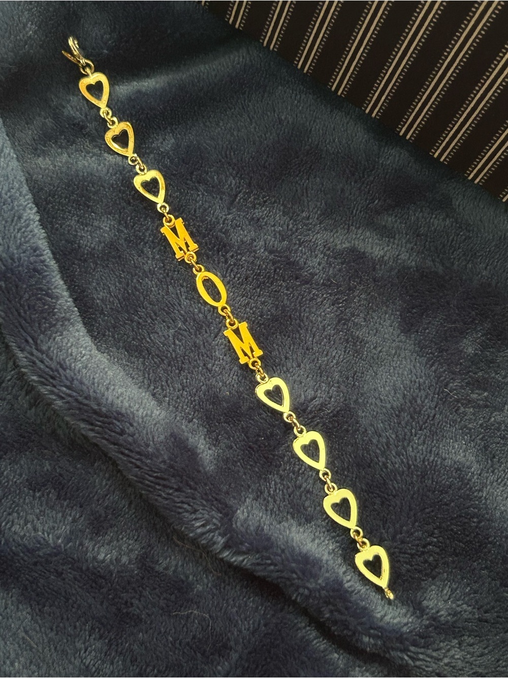 Vintage Gold Tone MOM Heart Bracelet